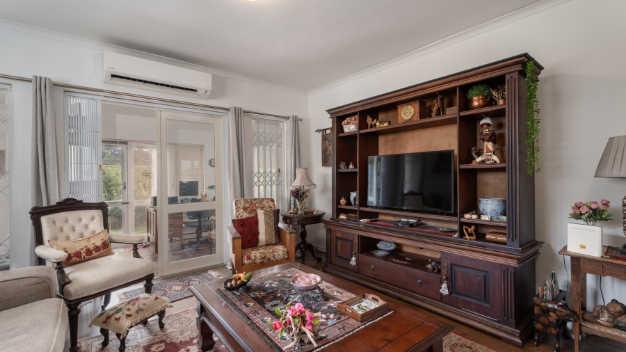2 Bedroom Property for Sale in Onder Papegaaiberg Western Cape